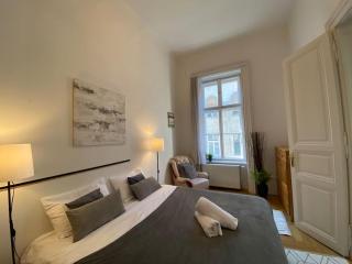 Spacious Andrassy - Budapest - 3