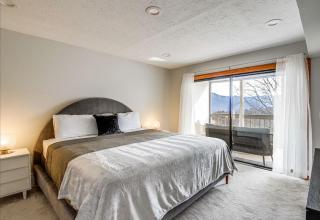 Lux Retro Getaway w/ Ober & Smoky Mtn Views! - Gatlinburg - 9