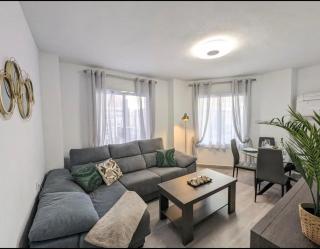 Amplio y moderno apartamernto 2ª - 0