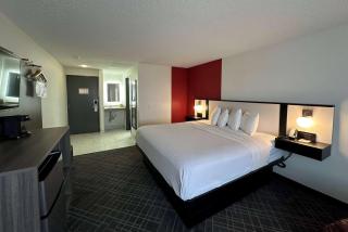 Ramada by Wyndham Waupaca - Waupaca - 2