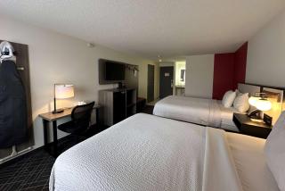 Ramada by Wyndham Waupaca - Waupaca - 1