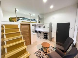 Stylish quiet central home w cheap parking closeby - Budapest - 0