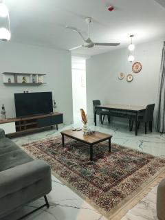 Lovely 2BR in Heart of Downtown. - 2
