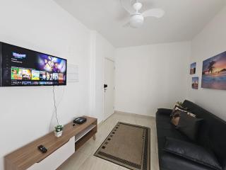 017 Aviação Beira Mar - 1 quarto - 10 metros da praia - WI FI 500mbps - ESTACIONAMENTO Gratuito - Praia Grande - 4