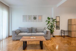 Comfort Oasis: Work-Friendly Space w/Fiber Net - 1