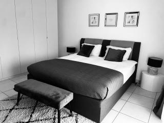 LUXURY PENTHOUSE APARTMENT WITH 3 Balconies -2 BEDROOMS -PETRUS VIEW - 1