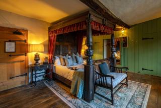The George Inn & Plaine - 9
