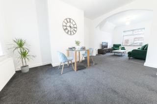 Lakes Seaside Retreat - 6