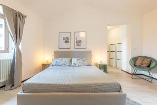 At Home-Como Lake - 3