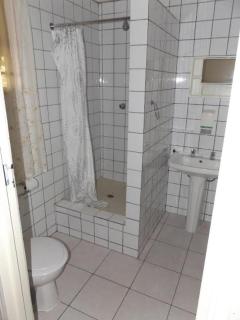 WEL-RIE GUESTHOUSE - 8