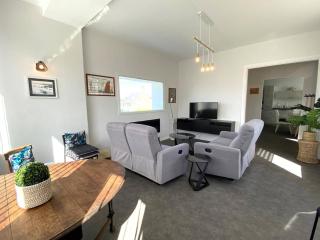 Maison bretonne rénovée, proche mer, plage et commerces à Trégastel, avec jardin clos et WIFI - FR-1-368-6 - 3