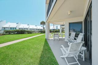 Ground floor beachfront with steps to the beach and pool & beach access - New Smyrna Beach - 6
