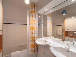 Carnac: Appartement 3P avec Piscine Chauffée, Terrasse et Parking, à 1 km de la Plage - FR-1-477-245 - Carnac - 1