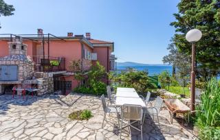 2 Bedroom Cozy Apartment In Novi Vinodolski - 1
