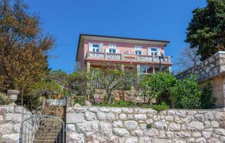 2 Bedroom Cozy Apartment In Novi Vinodolski - 3