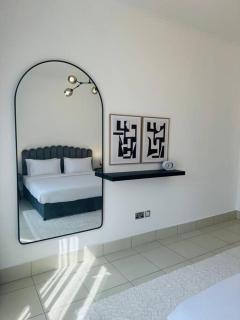 2-Bed Haven in Downtown Oasis near Burj & Dxb Mall - Dubái - 5