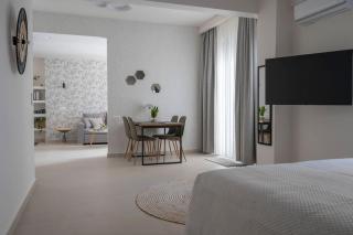 The HostMaster Urban Cityscape Escape - 8