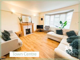 Town Centre Apartment Sleeps 9 - Bournemouth - 0