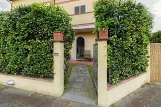 Villa vicino al mare con giardino e parcheggio - Cinquale - 8