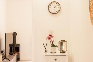 Great 4 bedroom home with garden on the Wirral Peninsula - Birkenhead - 3