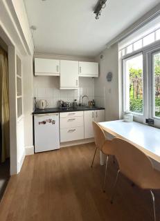 Spacious comfortable flat with free parking in East Finchley, Muswell Hill & close to Alexandra Palace - 5
