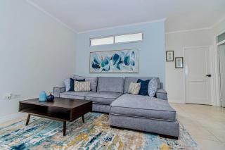 Modern Condo with Pool New Kingston - 0
