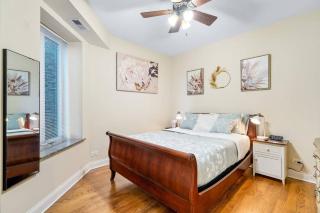 NEW! 1 Garage Spot Included! Near brown line! North Center/St. Ben's Location! - Chicago - 5