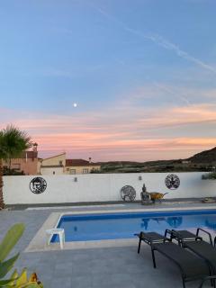 Captivating 3-Bed Villa in Antas - Antas - 8