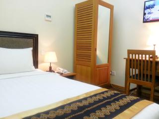 Grand Laurel Hotel - Yangon - 8