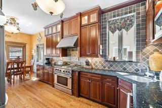 NEW! XL North Center Apt - 2 Car Garage and EV Charger! Patios! - Chicago - 8