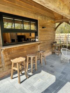 Magnifique chalet en bois avec piscine et jacuzzi - Court-Saint-Étienne - 2