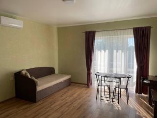 Yellow apartments - Boryspilʼ - 3