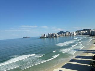 De frente para a Praia das Pitangueiras - Guarujá - 0