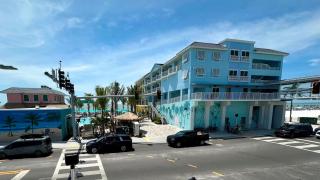 Ocean Jewels 2 - Overlooks Margaritaville PoolBeach - Fort Myers Beach - 9