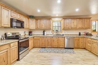 Rustic Lakeside Cabin on 3 Acres with Nature Views! - Pinetop-Lakeside - 7