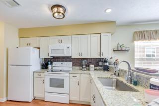5 Mi to Beach Myrtle Beach Condo with Pool Access! - Myrtle Beach - 4