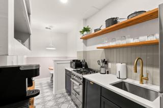 SoHo Siesta Stunning Apt w Private Balcony - Tampa - 6