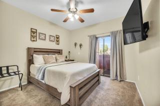 Comfy Condo with Heated Pool and Gym - 0