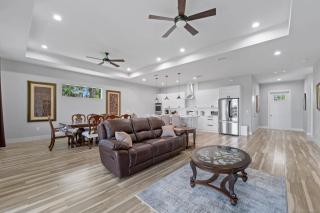 Tranquil Brand New Central Location Lake Front - Rotonda West - 7