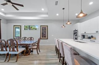 Tranquil Brand New Central Location Lake Front - Rotonda West - 3