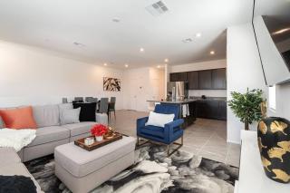 NEW! 2024 Lux & Modern Home by The Strip! - Las Vegas - 6