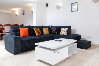 Lovely 2-Bedroom Beachfront Holiday Home - Mombasa - 3
