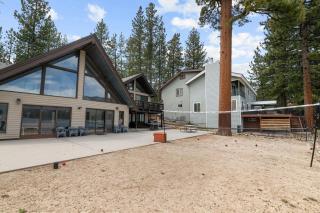 Hakuna Matata Lakefront - LAKEFRONT, PRIVATE DOCK, AND GAME ROOM! - Big Bear Lake - 2