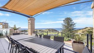 Unit 26 - 3 Bedroom Premier Ocean View - Terrigal - 2