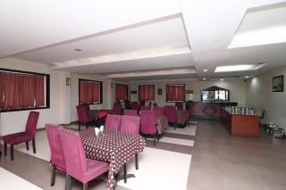 SPOT ON Hotel Center Point - Rāmpura - 4
