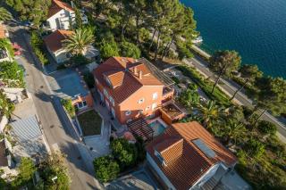Seaside apartments with a swimming pool Losinj, Losinj - 22580 - 8