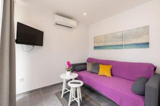 Seaside apartments with a swimming pool Losinj, Losinj - 22580 - 4