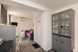 Seaside apartments with a swimming pool Losinj, Losinj - 22580 - 1