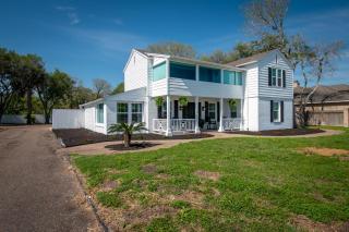 Coastal Oasis - Beautiful Ocean Views Awaits - Corpus Christi - 0