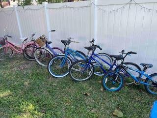 Hammock Hideaway Bikes & Hot Tub & Beach Toys - 9
